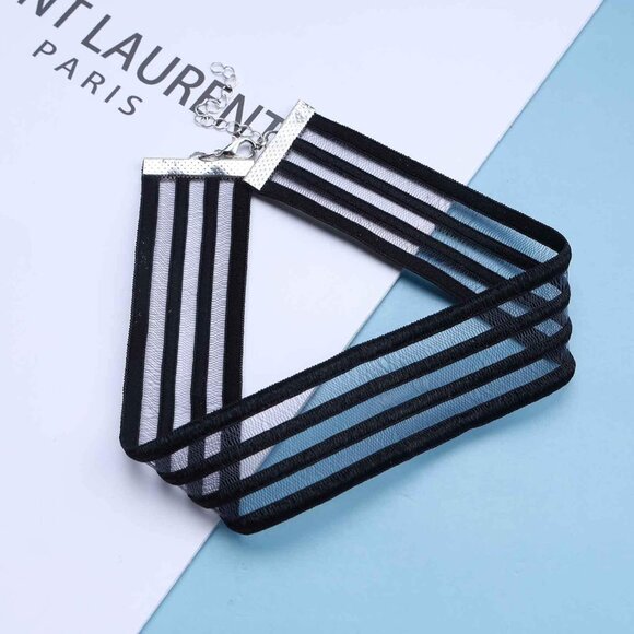 Retro Boho Black Lace Collar Necklace - Minimalist 90s Choker for All Occasions - Picture 2 of 7